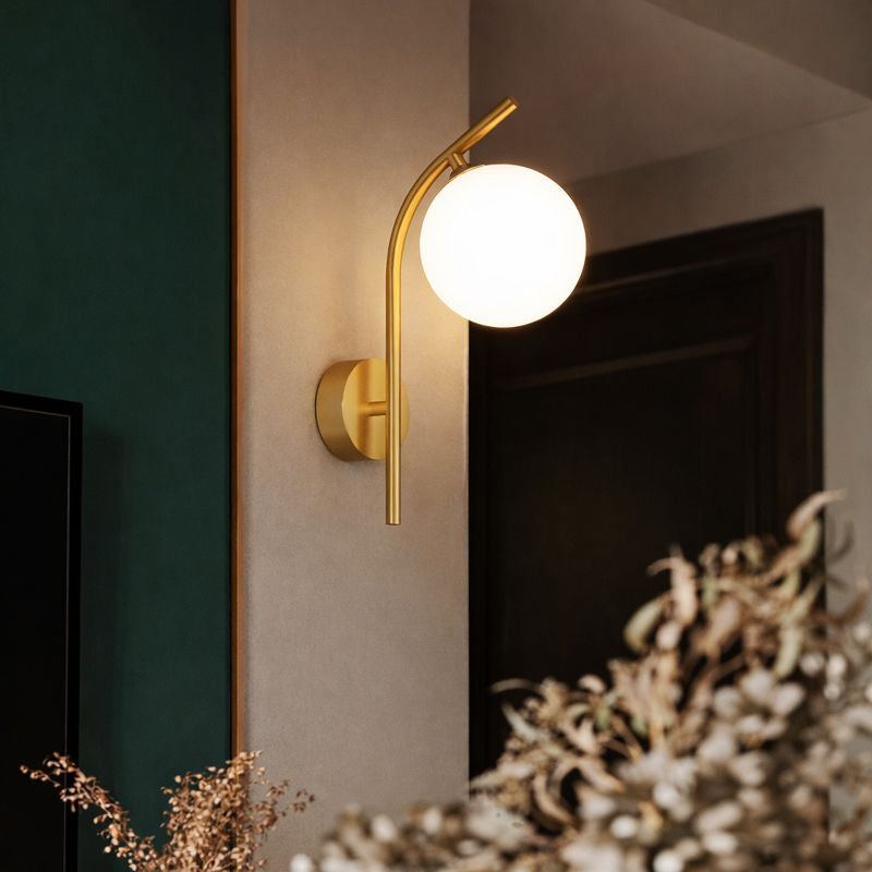 Elegant_ModernWhiteWallLight