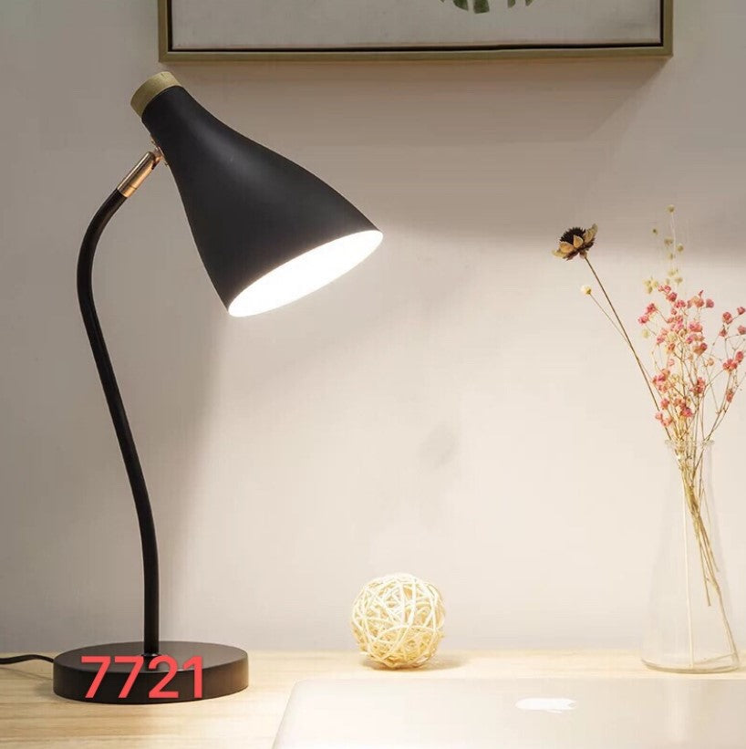 T7721 Table Lamp - Sparc Lights